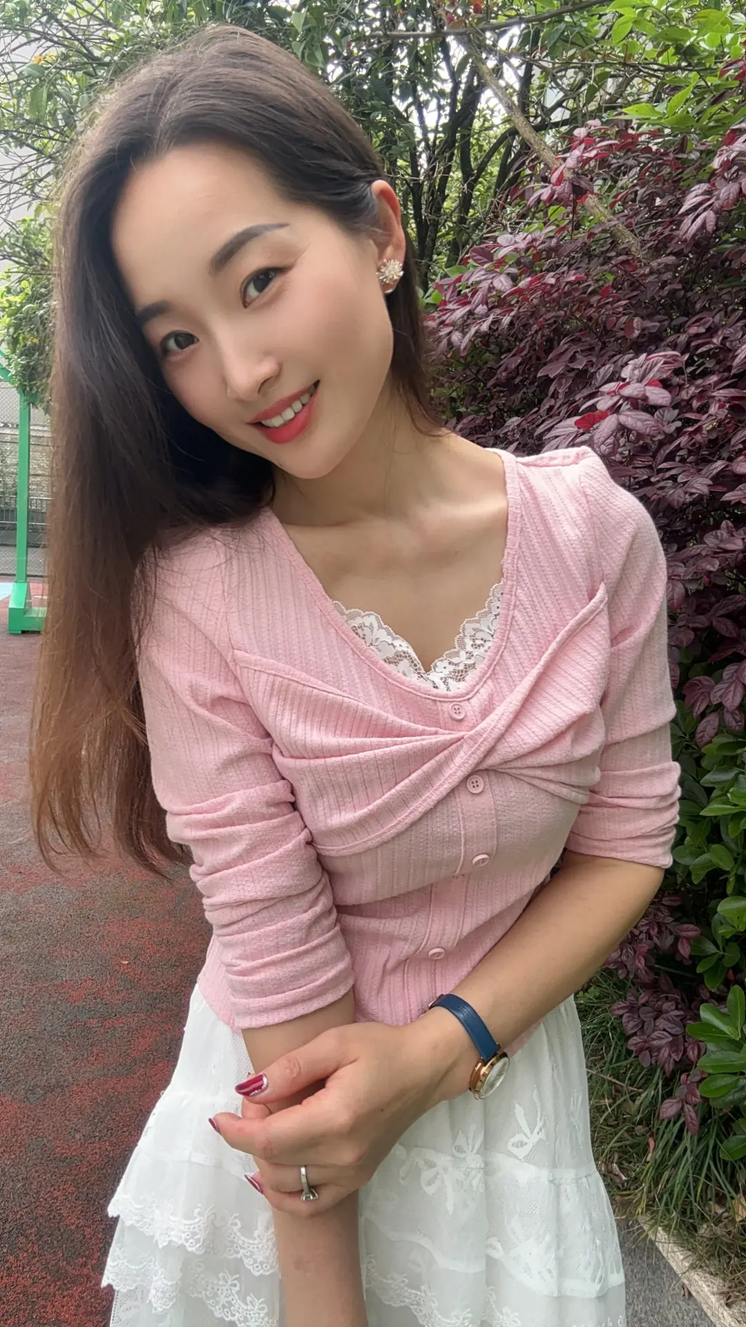 分开那天太仓促了 我欠你一句话 哥们我跟你谈只敢穿平底鞋，，，纯属文案
