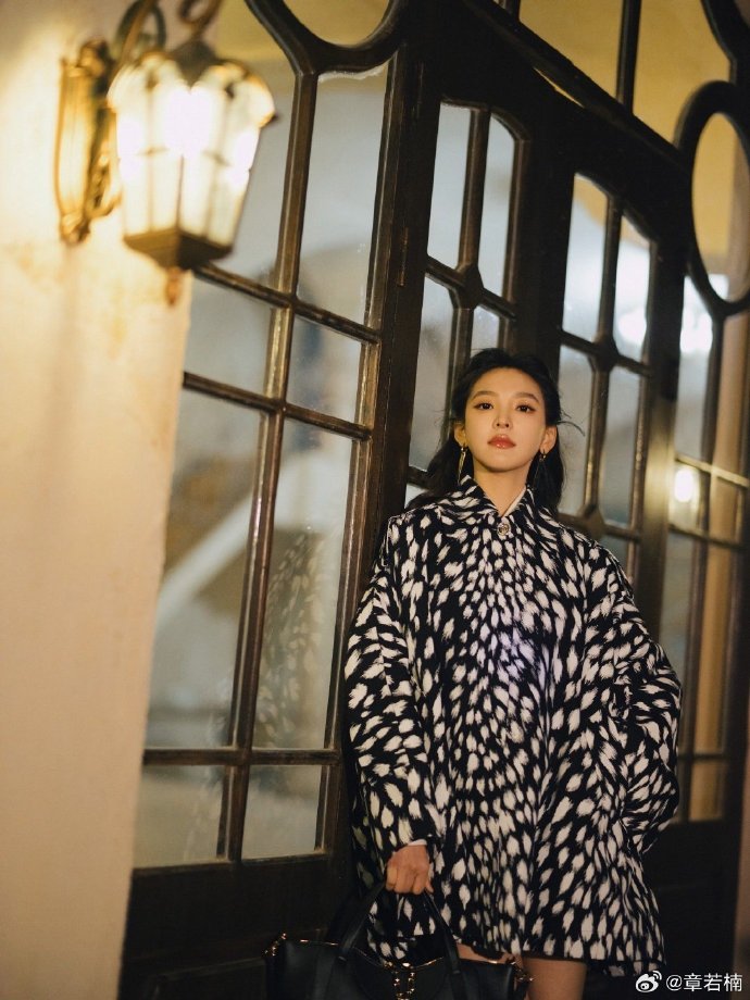 章若楠出发纪梵希大秀章若楠纪梵希大秀出发图 章若楠纪梵希大秀出发图 