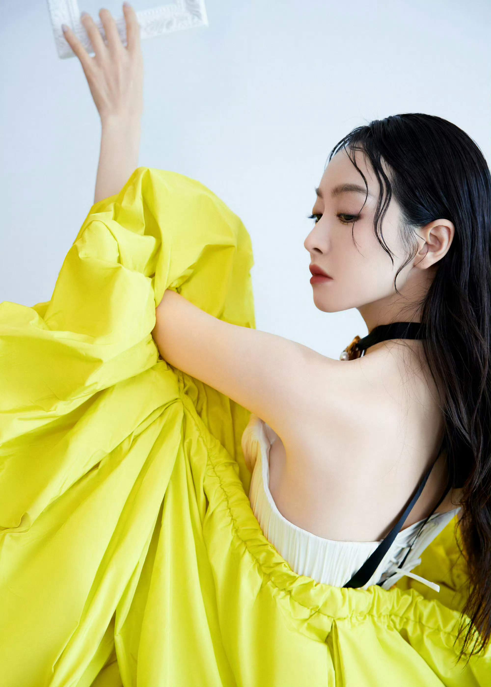 宋茜湿发造型搭配Krikor Jabotian Chapter XII 定制系列