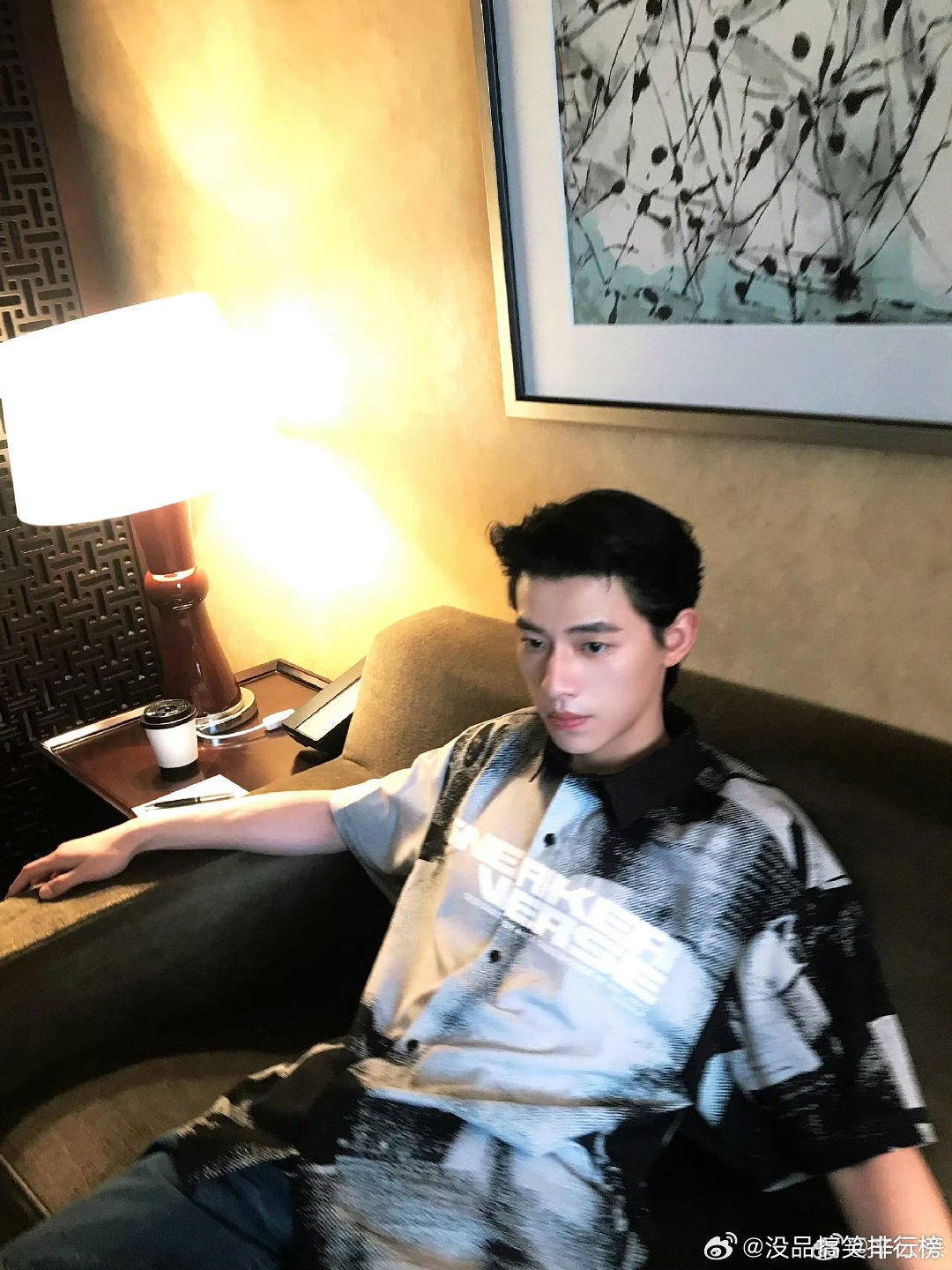 你好星期六全员唱跳321看辛云来完全青春男大很难不被辛云来吸引，眉眼清爽身形挺拔