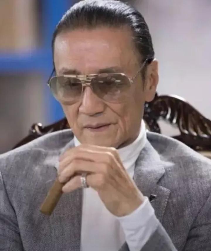 谢贤去世，最惨的不是前女友，也不是前妻甄珍，而是王菲！

谢贤的葬礼，王菲会不会