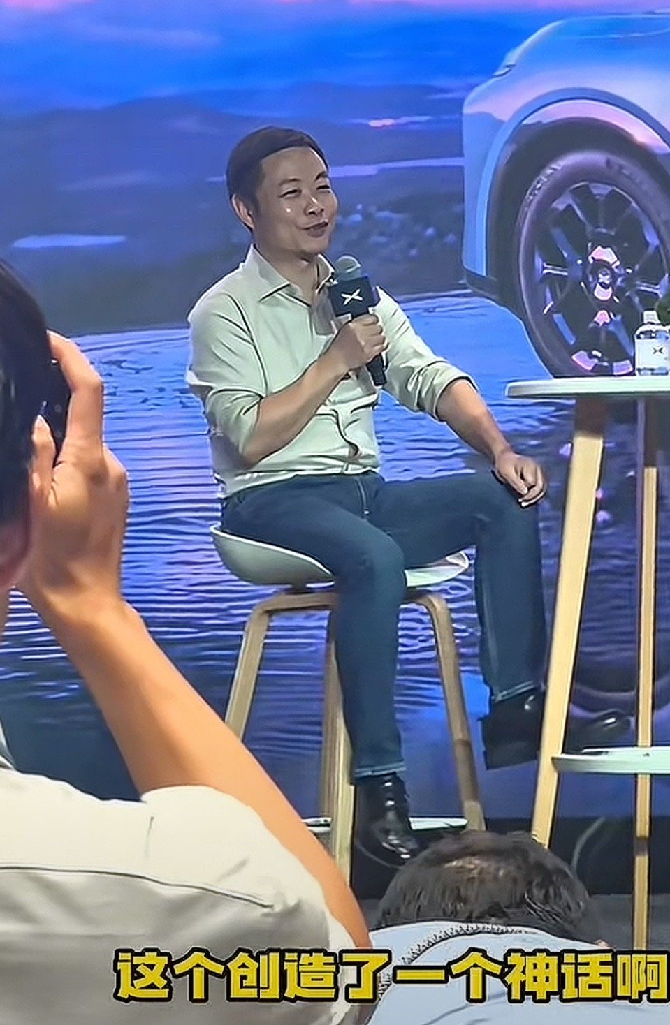 雷军把所有车企的宣传口子都“堵”上了，就连9分钟大定破1万台的何小鹏，都说自己不