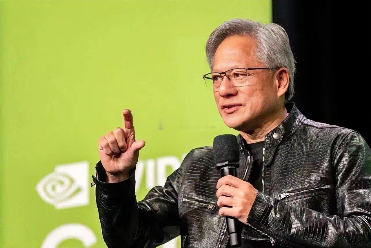 AI浪潮席卷全球，英伟达能坐稳算力霸主的位置，靠的从来不是单一的芯片性能，而是三