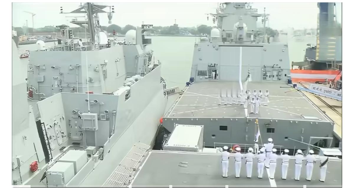 印度已将三艘国产新舰艇加入其作战舰队

 隐形护卫舰“杜纳吉里”号 (INS D