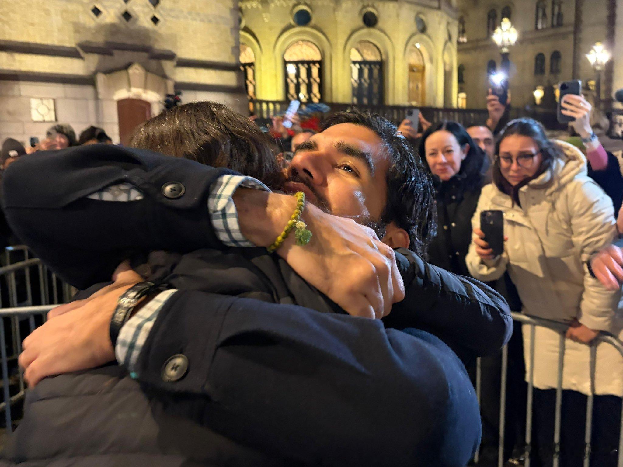 2025年诺贝尔和平奖得主玛丽亚·科琳娜·马查多自抵达挪威奥斯陆以来首次公开露面