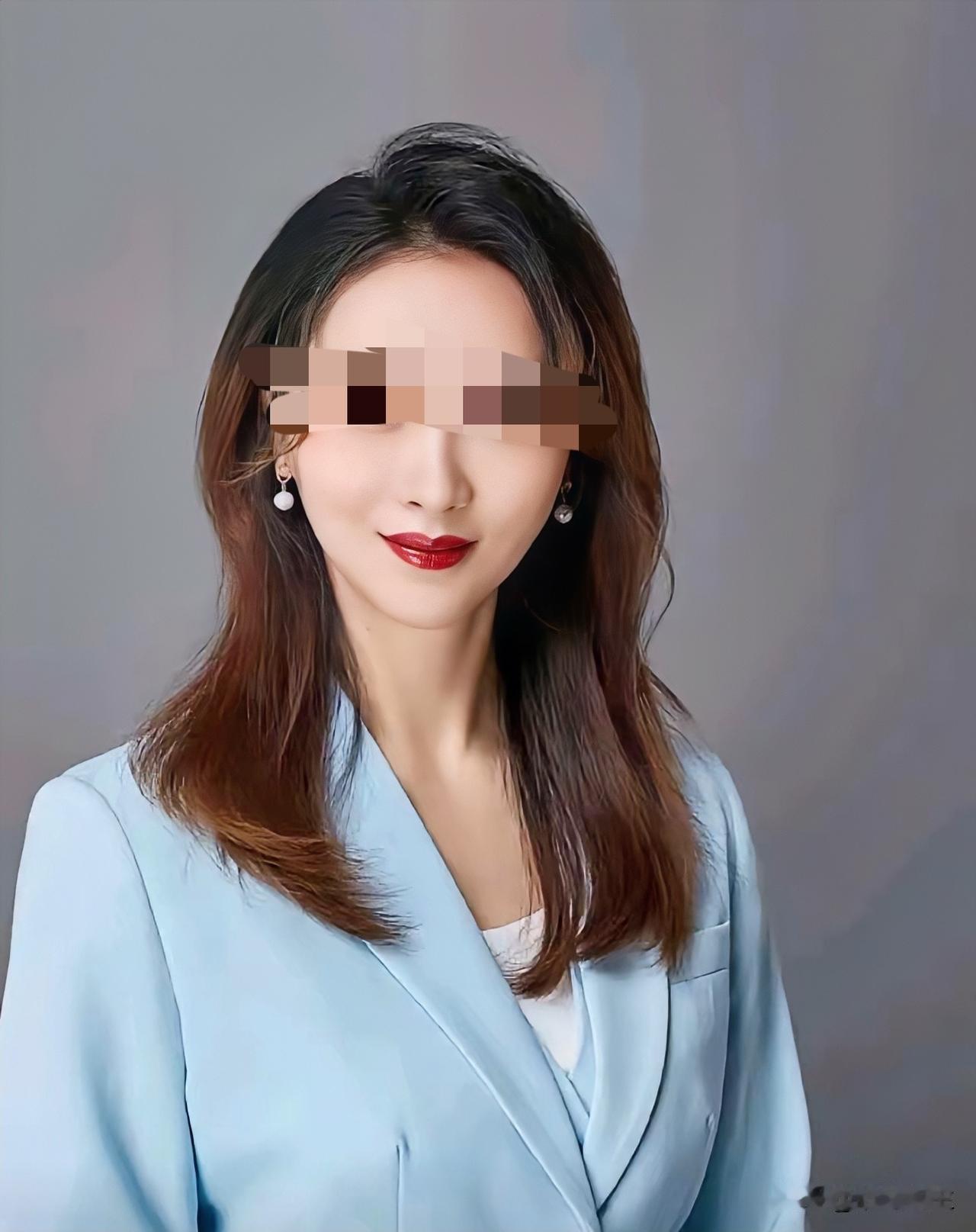 我不好奇裴教授怎么评上院长助理的，
我好奇的是，这个有关女性的课程，明明已经好几