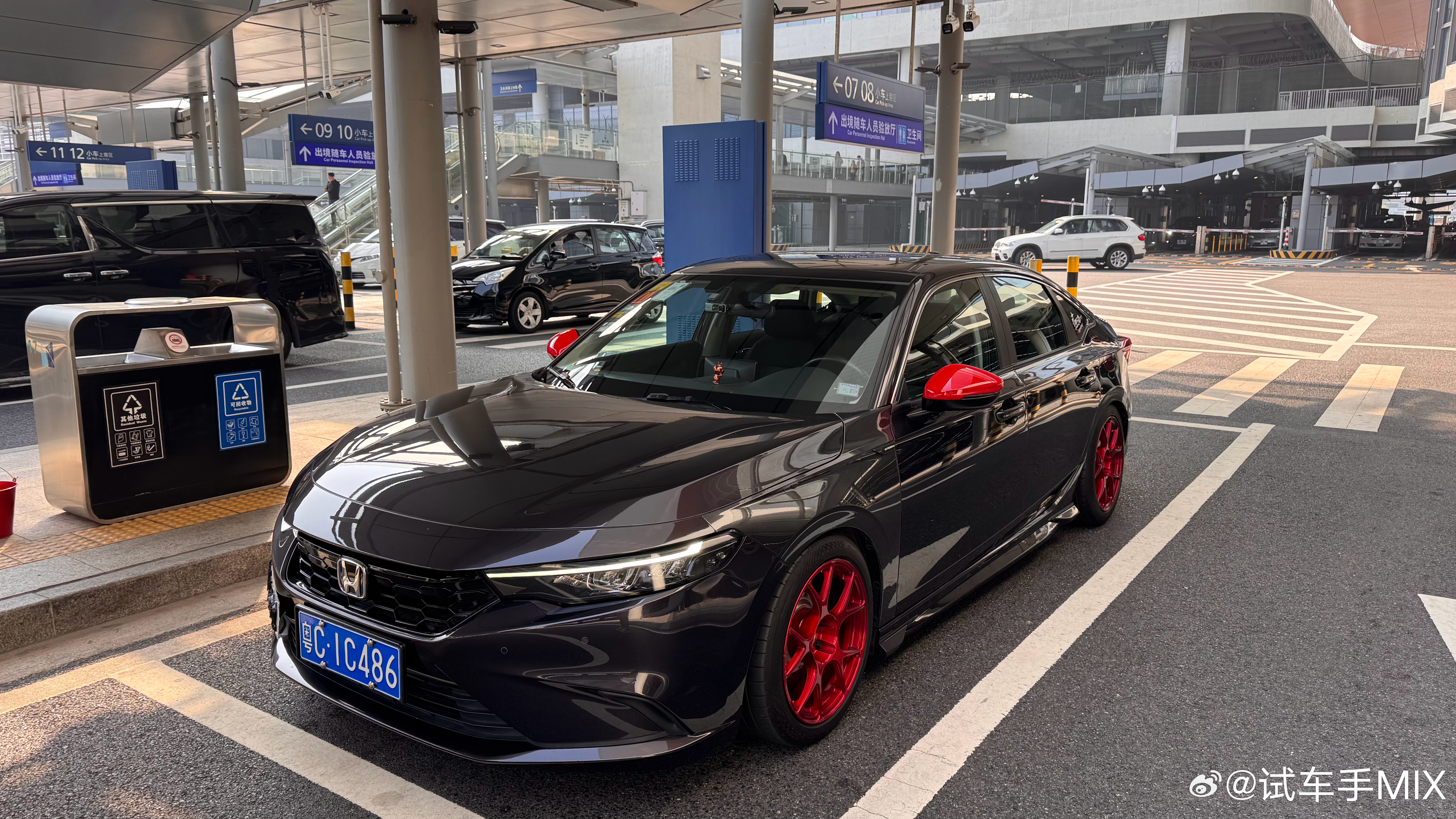 第二次开型格来香港基本都熟悉这边驾驶的节奏你只要比它高效、守规矩人家也基本没什么