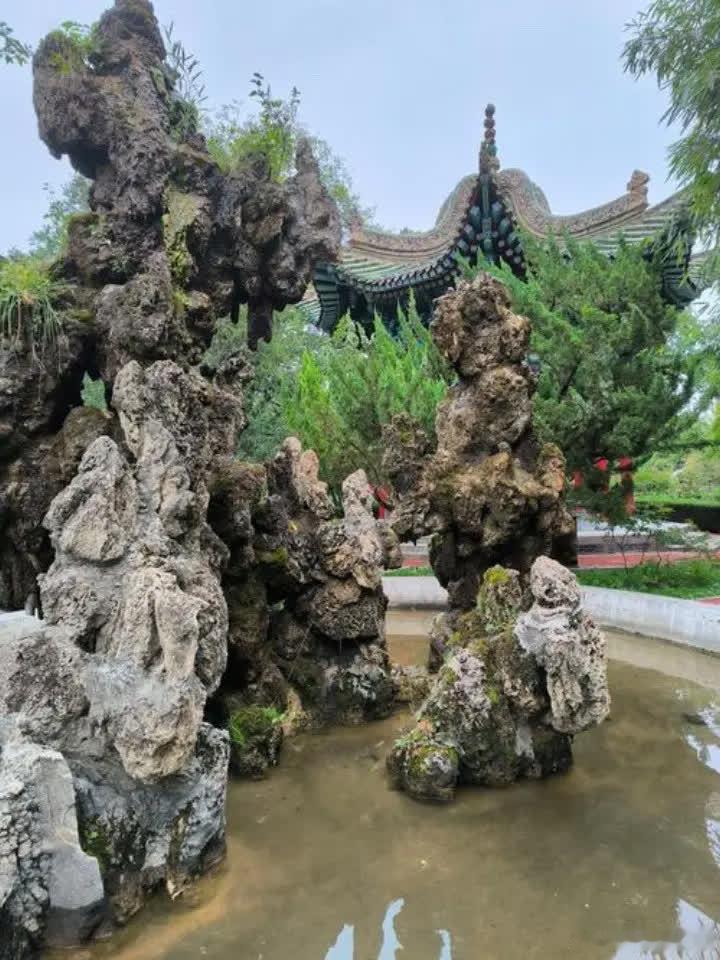 一次，徐帆手机叮的一声响，居然显示消费2072万！她怒气冲冲打电话给冯小刚：你是