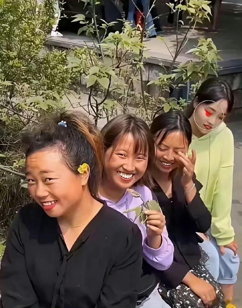 果然在美颜加持下，没有丑女 