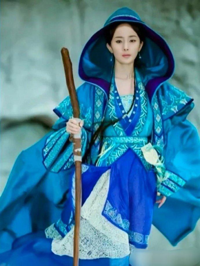 杨幂《古剑奇谭》的妆造放到现在是什么水平呢 ​​​