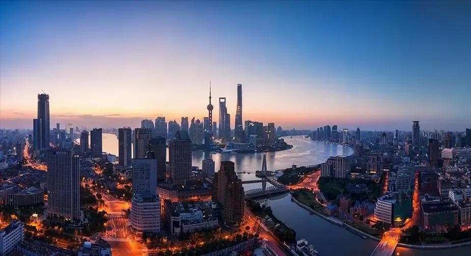 大部分城市房价还在调整，上海楼市为何能率先走强？真正决定房价的因素已经变了。
