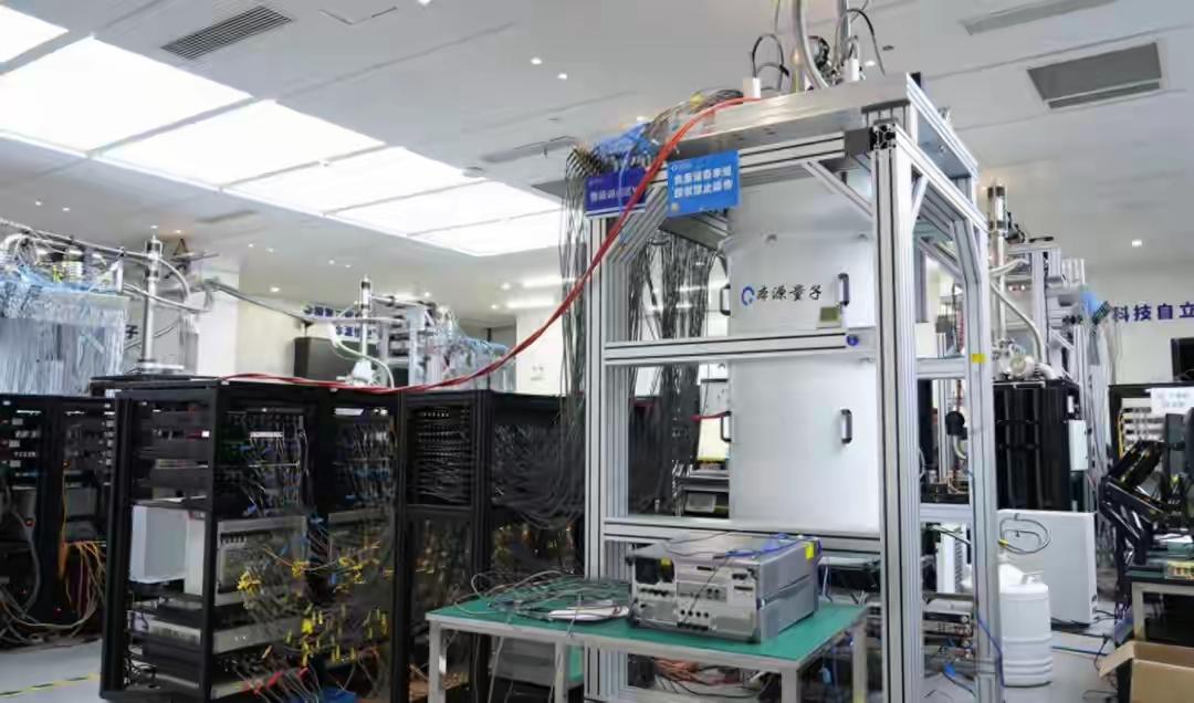 中国：“第三代超导量子计算机”已上线，但整机“量产”尚未实现；量子芯片已实现小批