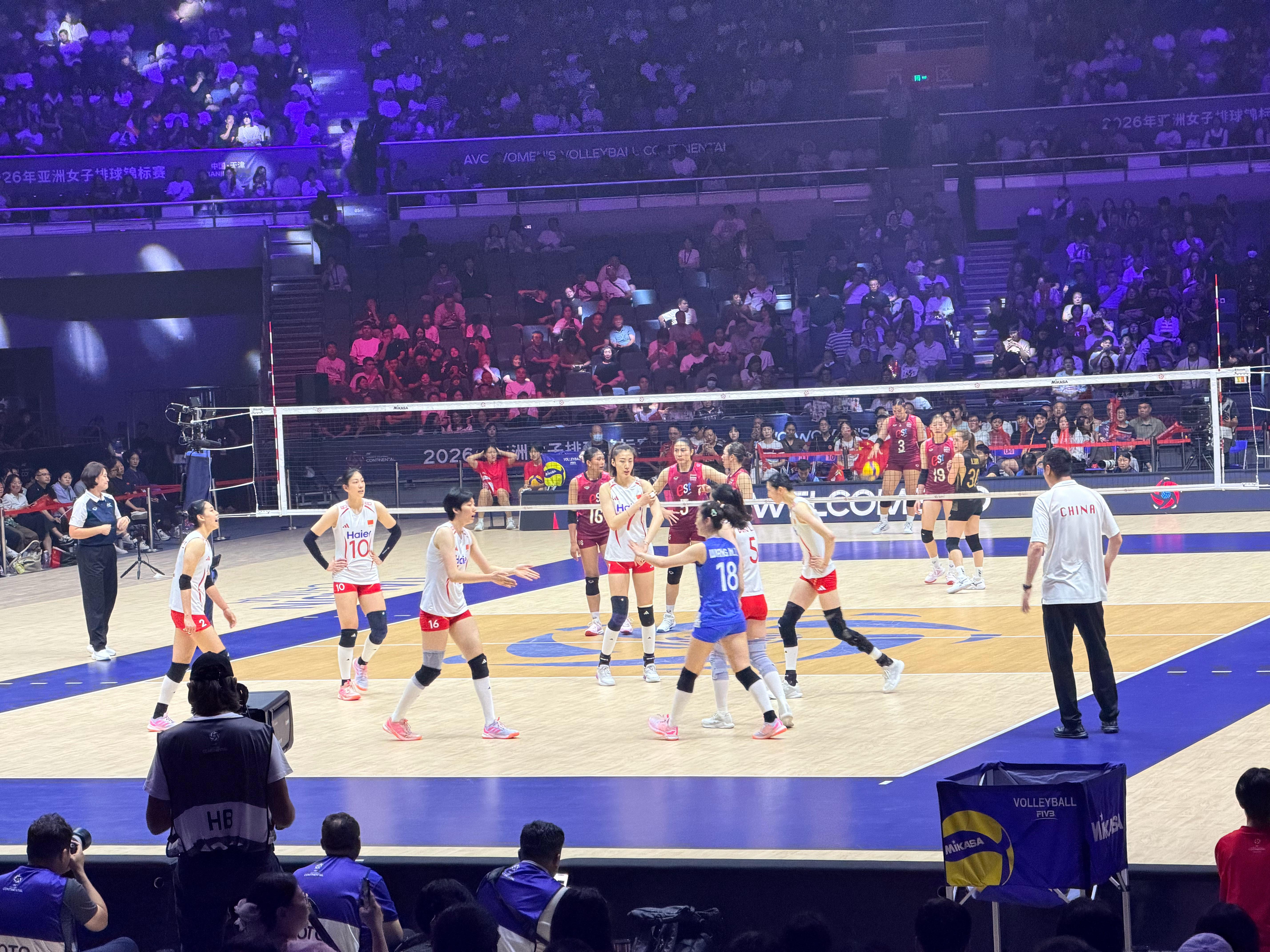 第2局刁琳宇、杨舒茗和郭中楠首发！中国女排vs泰国女排中国女排亚锦赛决赛  ​​