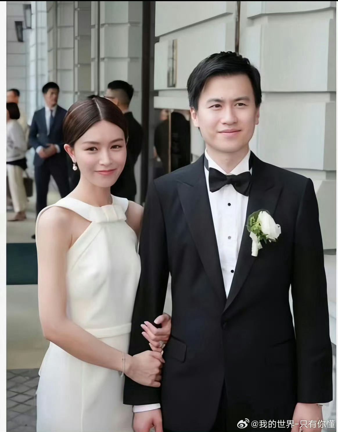 文咏珊去年晒过女儿脚丫文咏珊去年就晒过孩子的脚丫了 很幸福的一家人 不愿將孩子暴