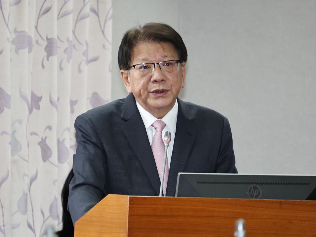 潘孟安推开记者“是重大耻辱事件”吴子嘉3字开呛了
潘孟安19日出席活动被问及毒油