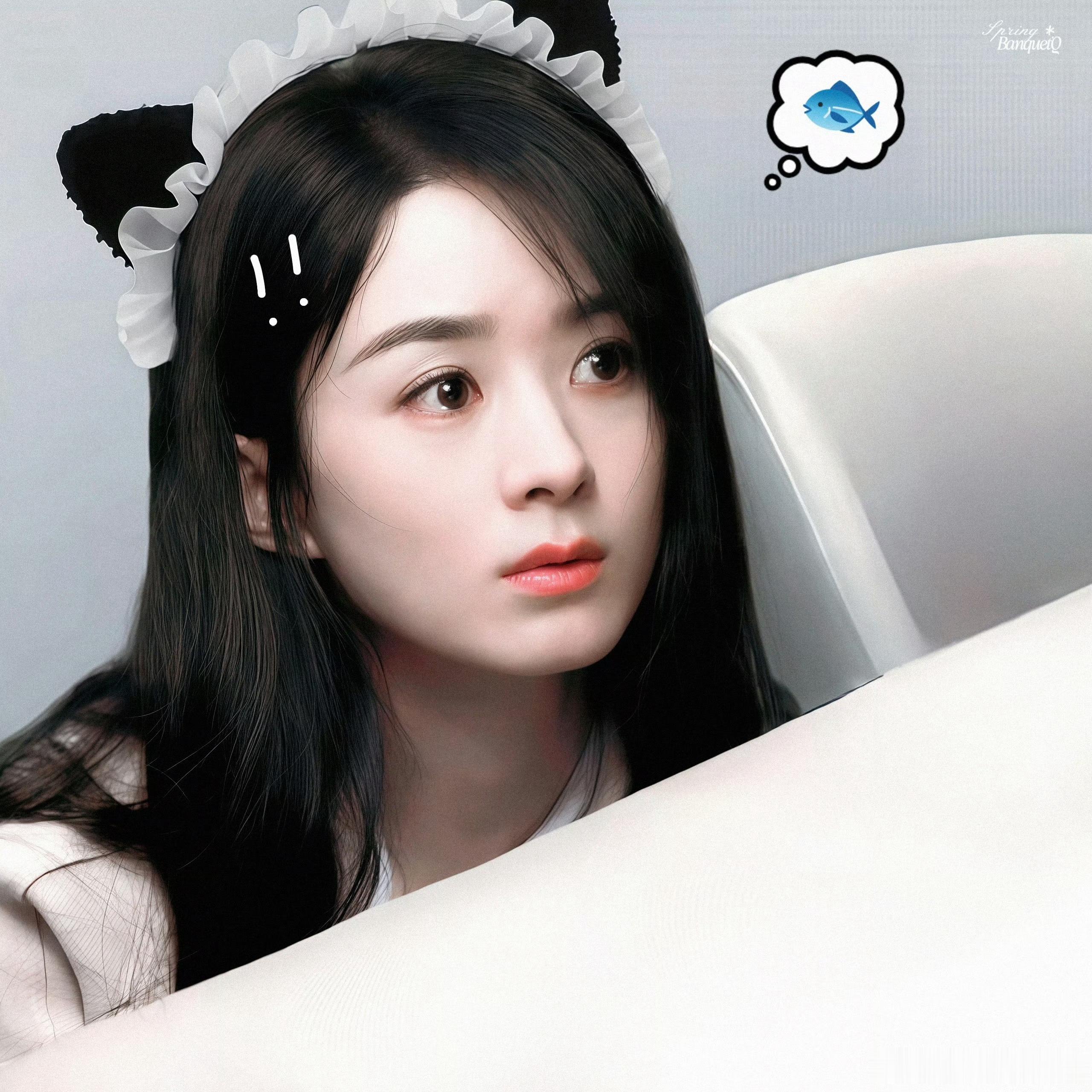 赵丽颖  🌰赵丽颖 小猫丽发呆也在偷偷想你🐱