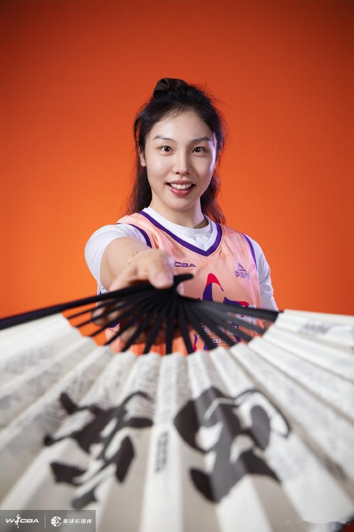 中规中矩！张茹全明星正赛9投2中得4分6板3助3断 正负值+6