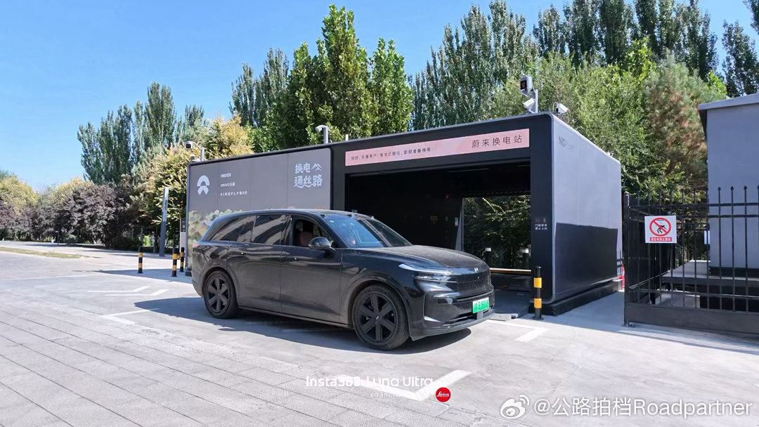 电车高速电量1%趴窝推到桩前仍排队排队不可怕，可怕的是不确定性现在吉利也入股蔚来