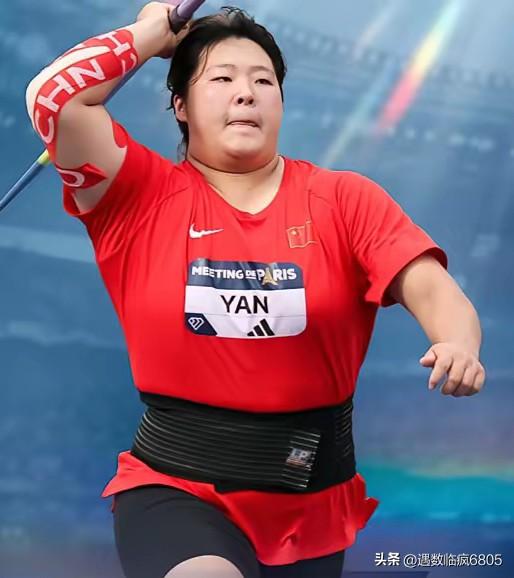严子怡昨夜并非败给“日本之花”，而是输给了伤病。她才刚满18岁，尚且是个稚气未脱