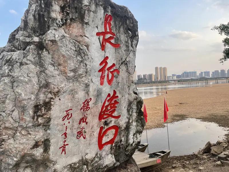 记住历史，是为了不让悲剧重演。就像二战，那是人类历史上的一场浩劫，6000多万人