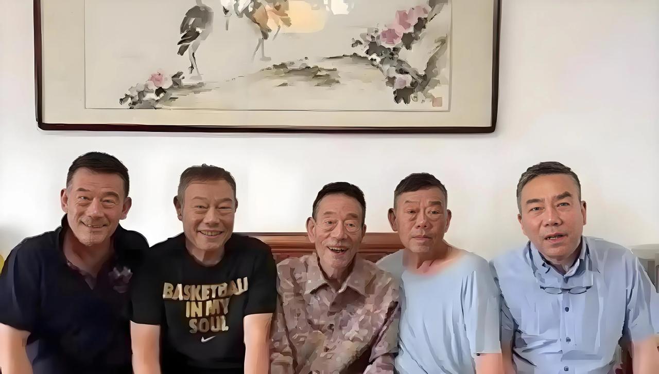 杨少华老先生这一辈子真不容易，12岁开始学说相声，到了94岁的最后一天还为儿子赚