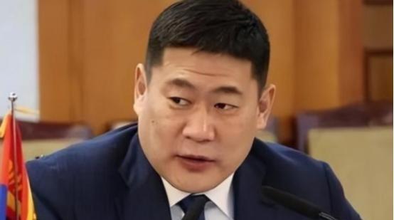 “中国人滚出去！”中国帮它，可换来的却是对中国人的仇恨，这个国家不是巴基斯坦，也