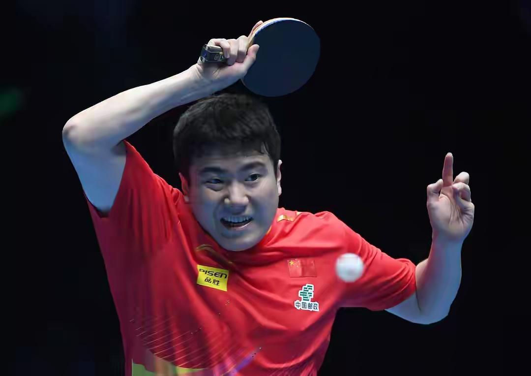 梁靖崑的肠子都悔青了！成都混合团体世界杯，国乒战法国，由梁靖崑出任单打，对手是法