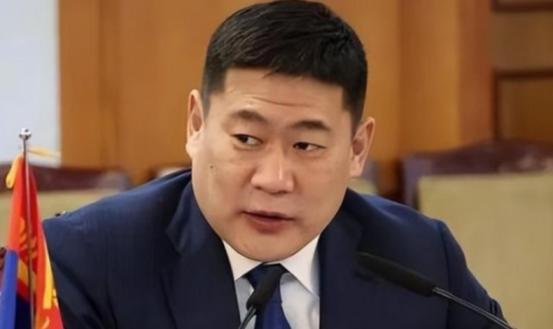 “中国人滚出去！”中国帮它，可换来的却是对中国人的仇恨，这个国家不是巴基斯坦，也