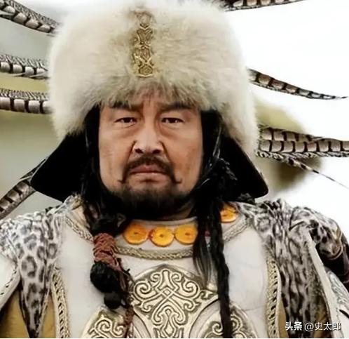 公元920年，李克用的儿媳刘氏入帐侍奉。刘氏凑近，轻声提醒：“公公，您可得提防着