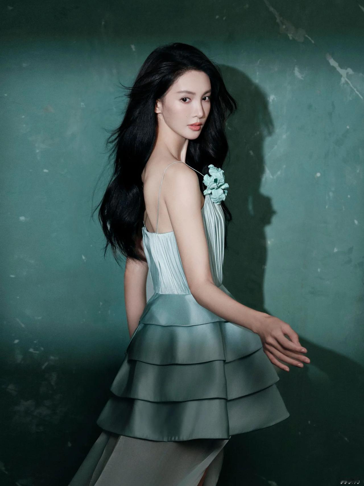 金晨美图分享10金晨 金晨妆容 金晨红毯造型 金晨跳舞 金晨穿着 金晨身高 金晨