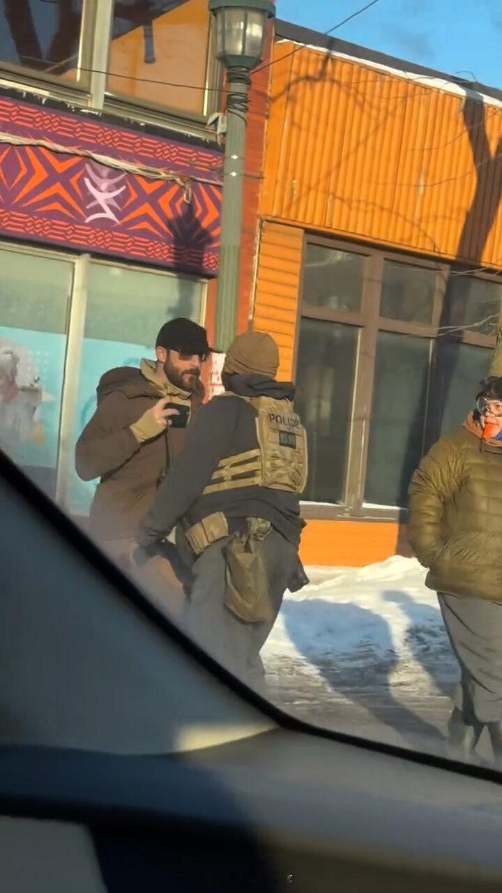 《纽约时报》内幕调查团队长文：分析ICE杀死Alex Pretti全过程Time