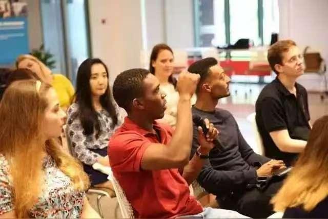 警惕！军工院校招外籍生是对国家安全的致命透支
 
国防科大、哈军工、西南交大等院