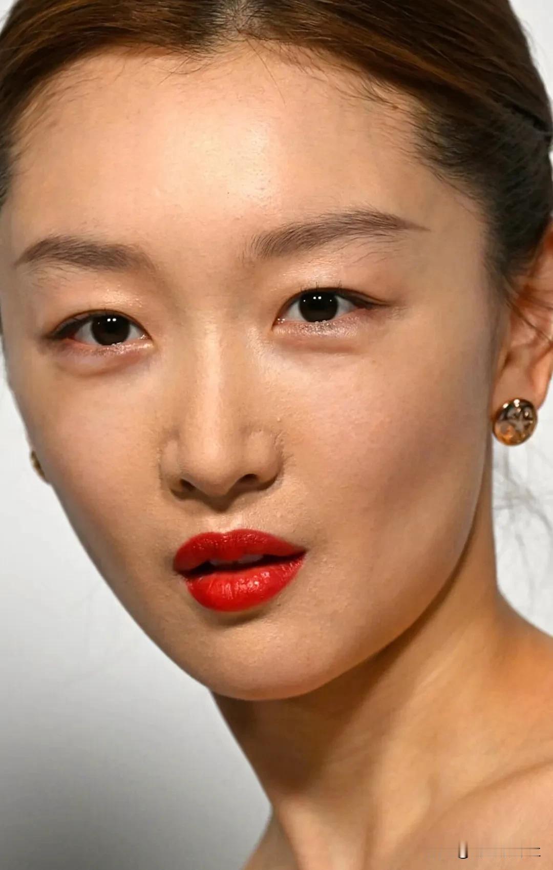 周冬雨｜明星近距离超高清修复图片