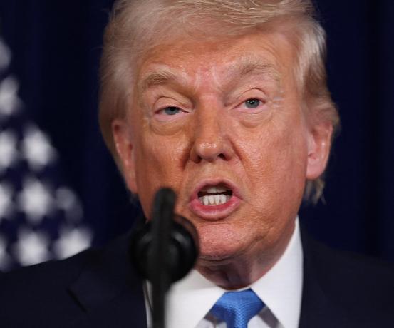 特朗普这人有个“天赋技能”——搅局。

他喊美国优先、推关税大棒、搞贸易壁垒、冻