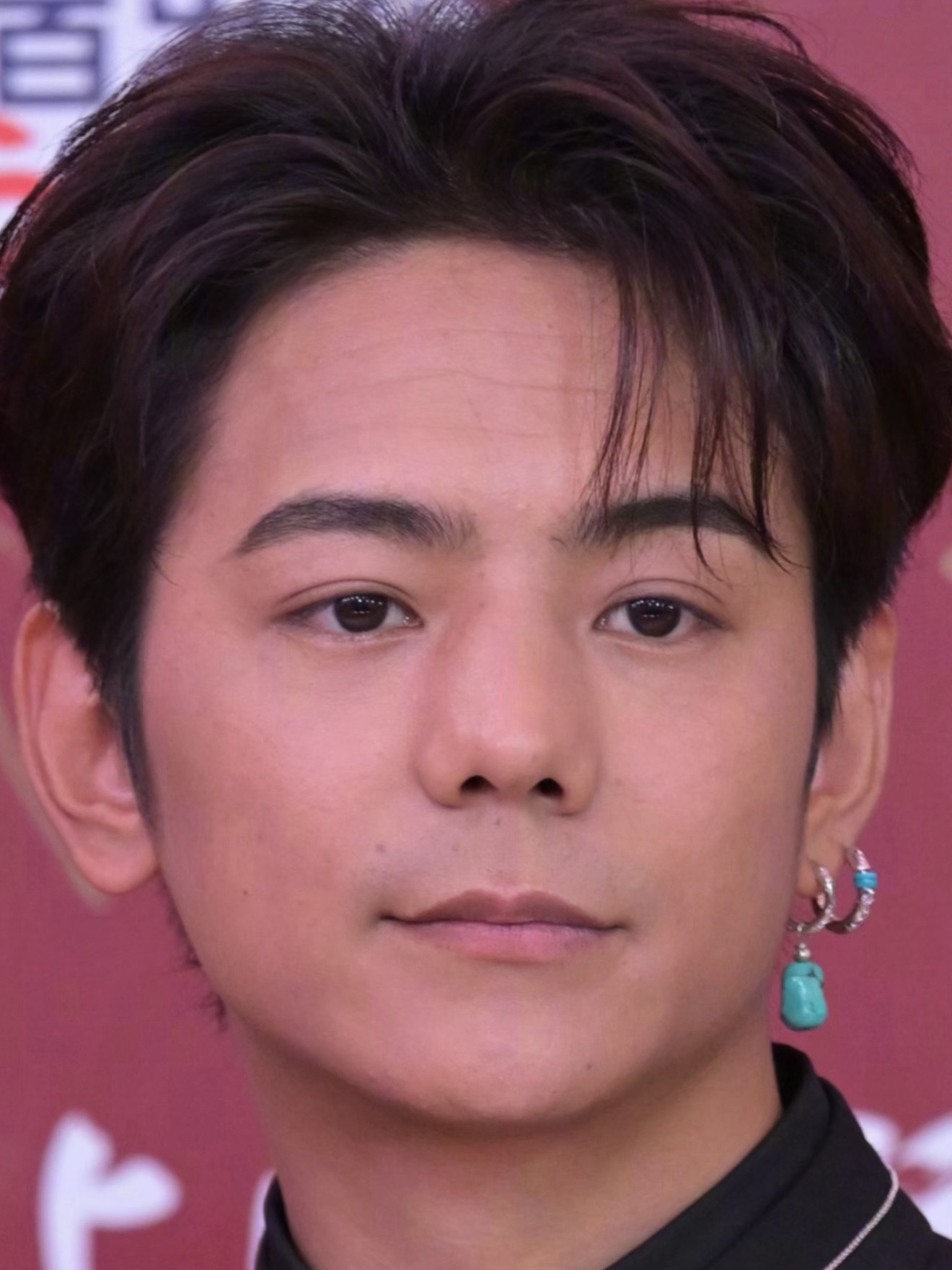 丁真到底咋了 他不是01年的吗？