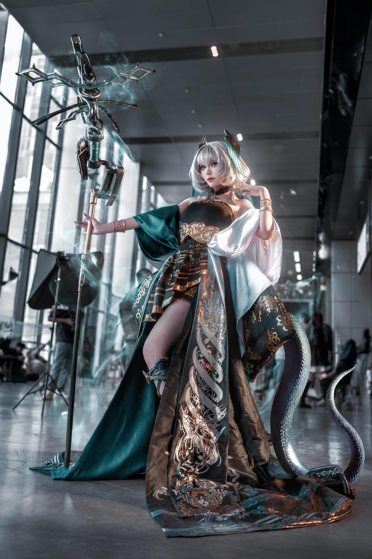 快看这里有一只肥蛇！！！📷