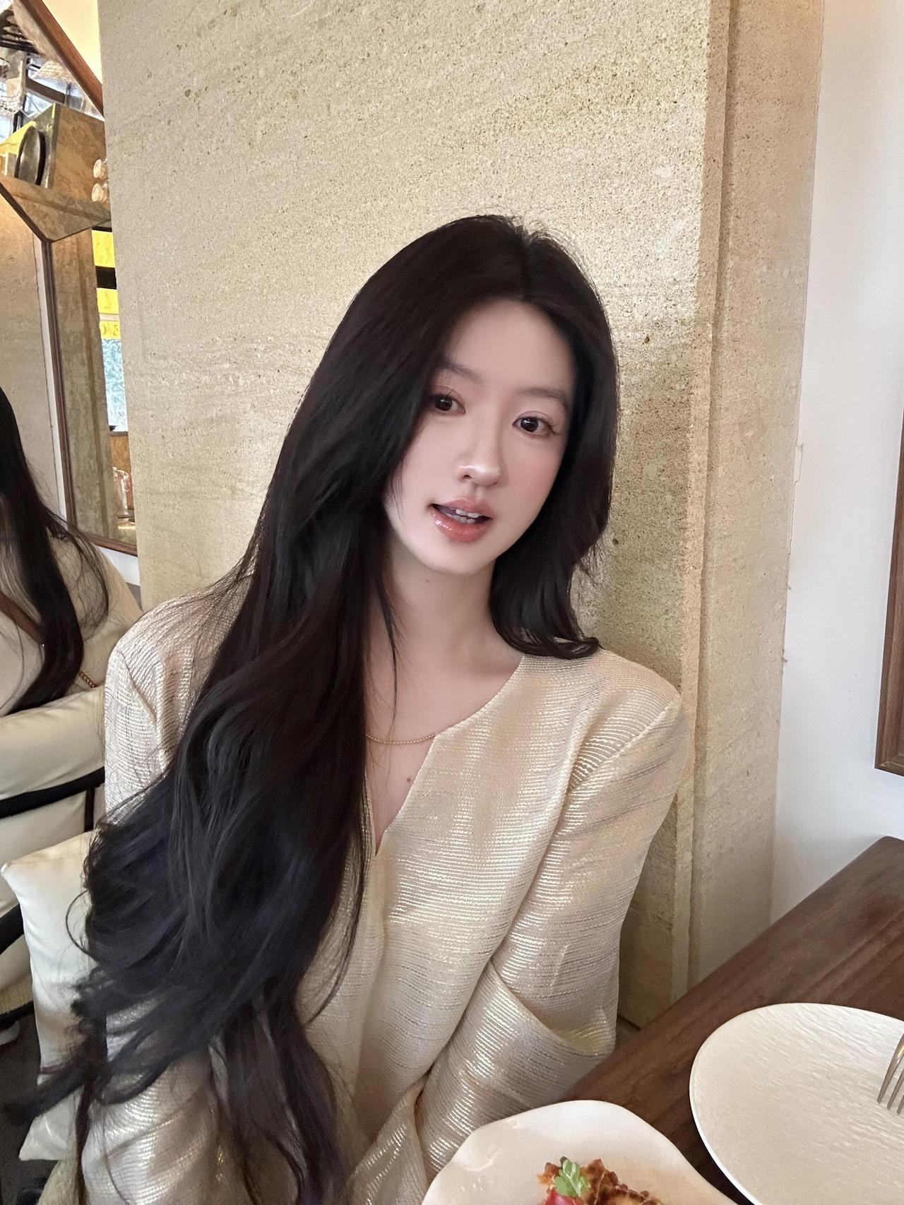 生活总有小惊喜，保持期待保持热爱，温柔和美好都会到来。生活小惊喜 女生自拍 治愈