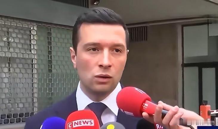 法国极右翼政党国民阵线领导人乔丹·巴尔德拉表示，特朗普的战争目标反复无常，因为周