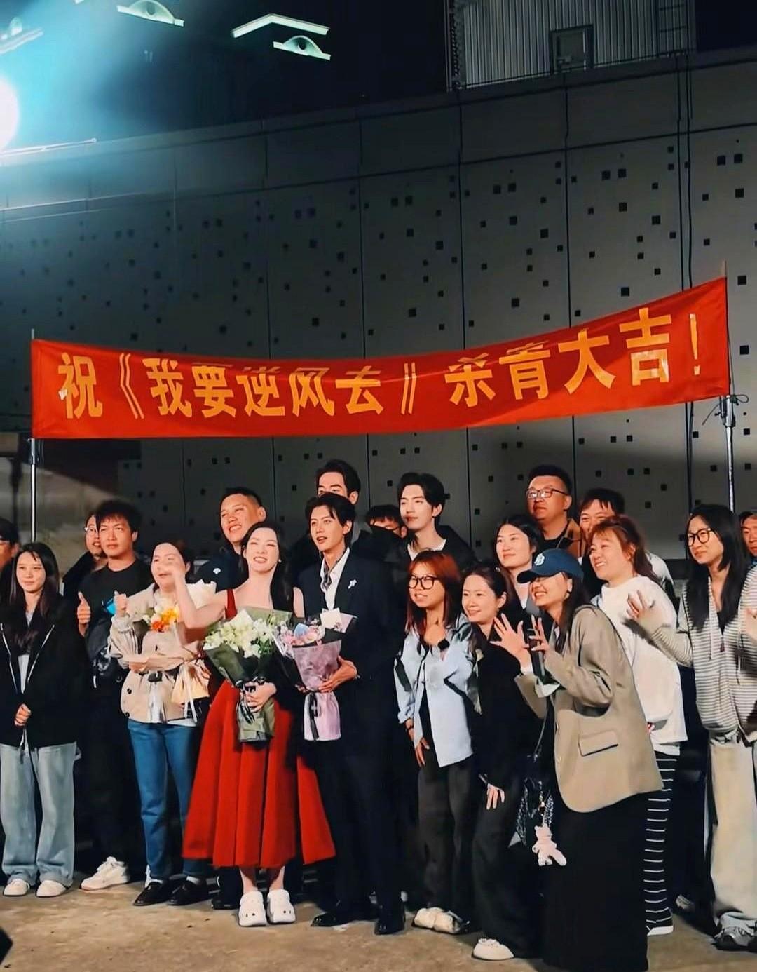 7天拍完一部剧，演员何健麒给所有人上了一课。

他拖着疲惫的身体无缝进组《我要逆