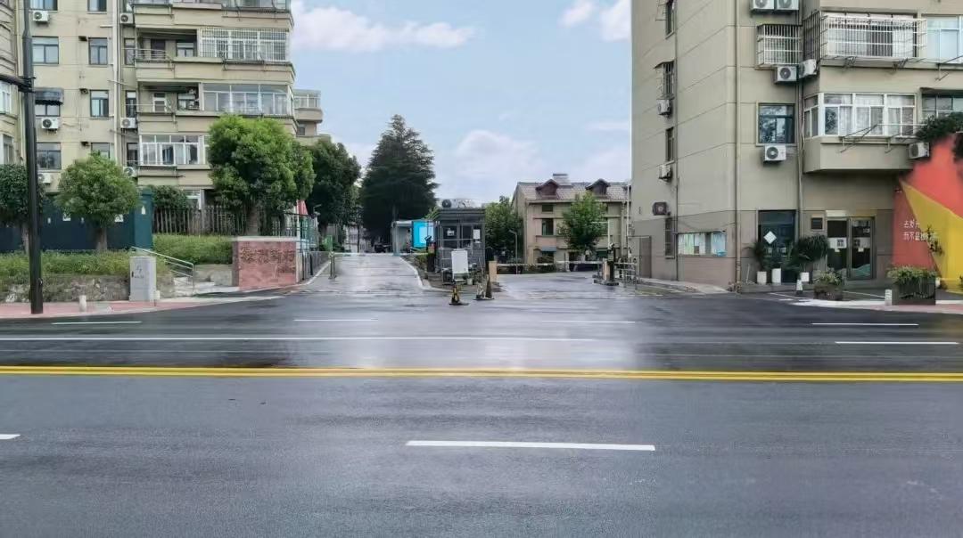 《道路出新之后，回家却要多绕一大
圈，南京不少车主遇上烦心事》
   眼下，南京