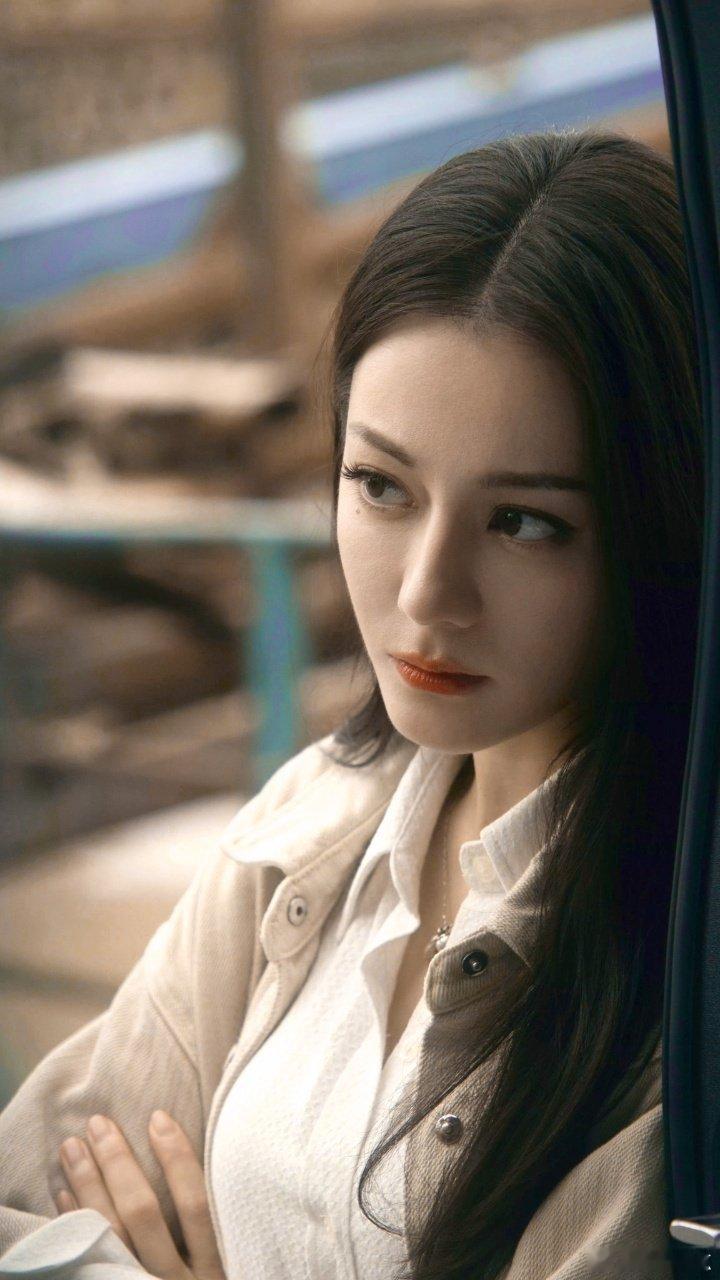 聂九罗小嘴淬了毒迪丽热巴把蛇系美人的冷艳毒舌演得恰到好处，看她怼人太解气了！ 