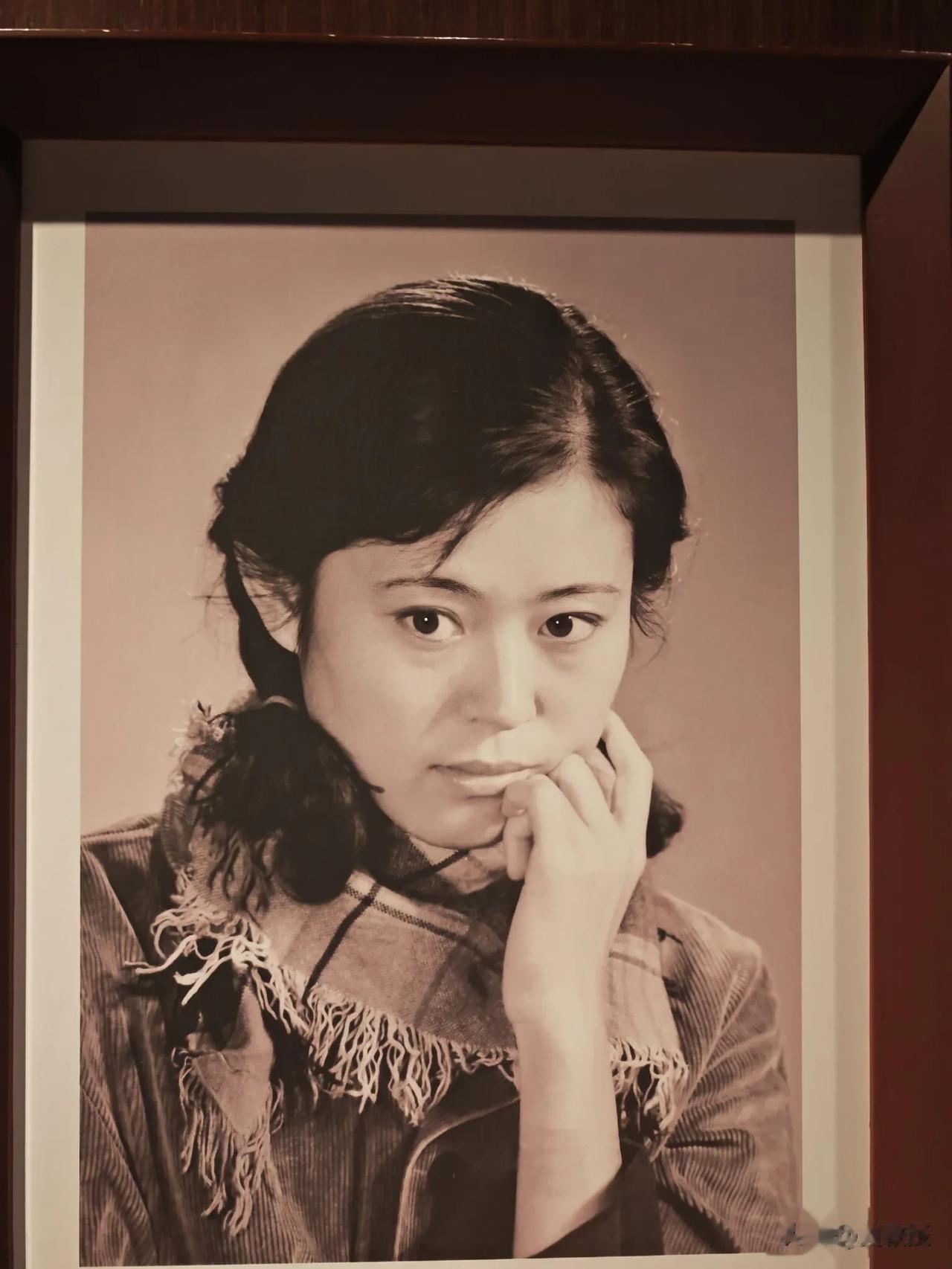 这位名人
是谁？
