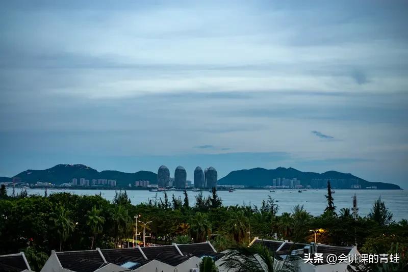 你去过海南的哪个城市，觉得好玩吗我去过海南的好多城市，最好玩的最上档次的哪里也不