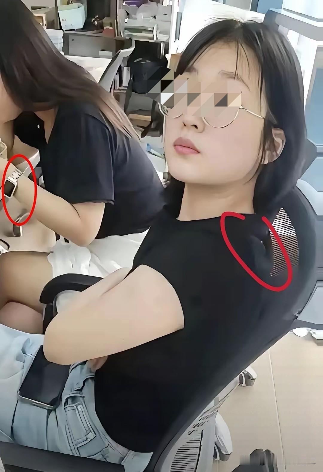 小姐姐白嫖外卖一事闹得沸沸扬扬，她还被公司停职了！
俗话说：杀人不过头点地，得饶