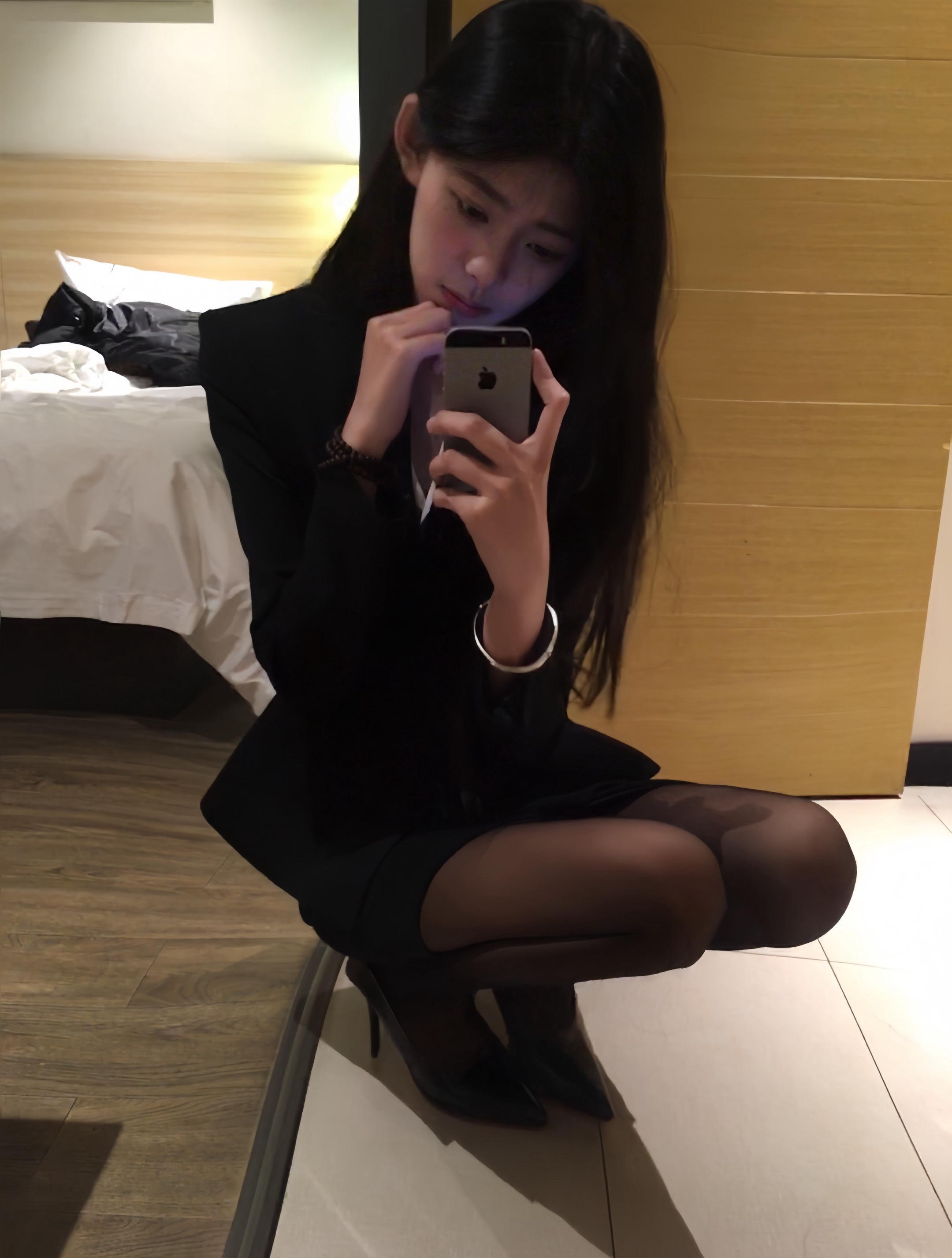我允许你离开我了吗 你的掌纹没有我的命运 那就割出来知道吗