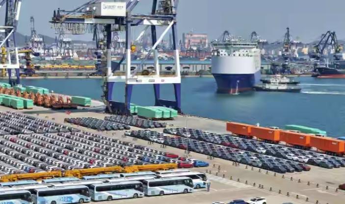 如今三大战场同时开打，中国一个举动，却是让西方悟了一个道理：欧洲能乱，中东能乱，