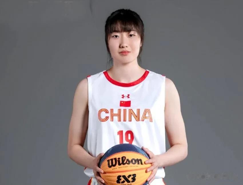 WCBA常规赛过半，得分榜前五位本土球员是：

1、罗欣域   前锋  场均19
