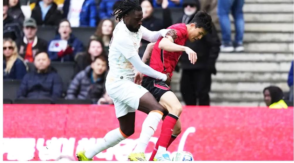 韩国男足0：4惨遭败绩，洪明甫必须承认：“金玟哉拖后中卫”战术已然宣告失败！
金