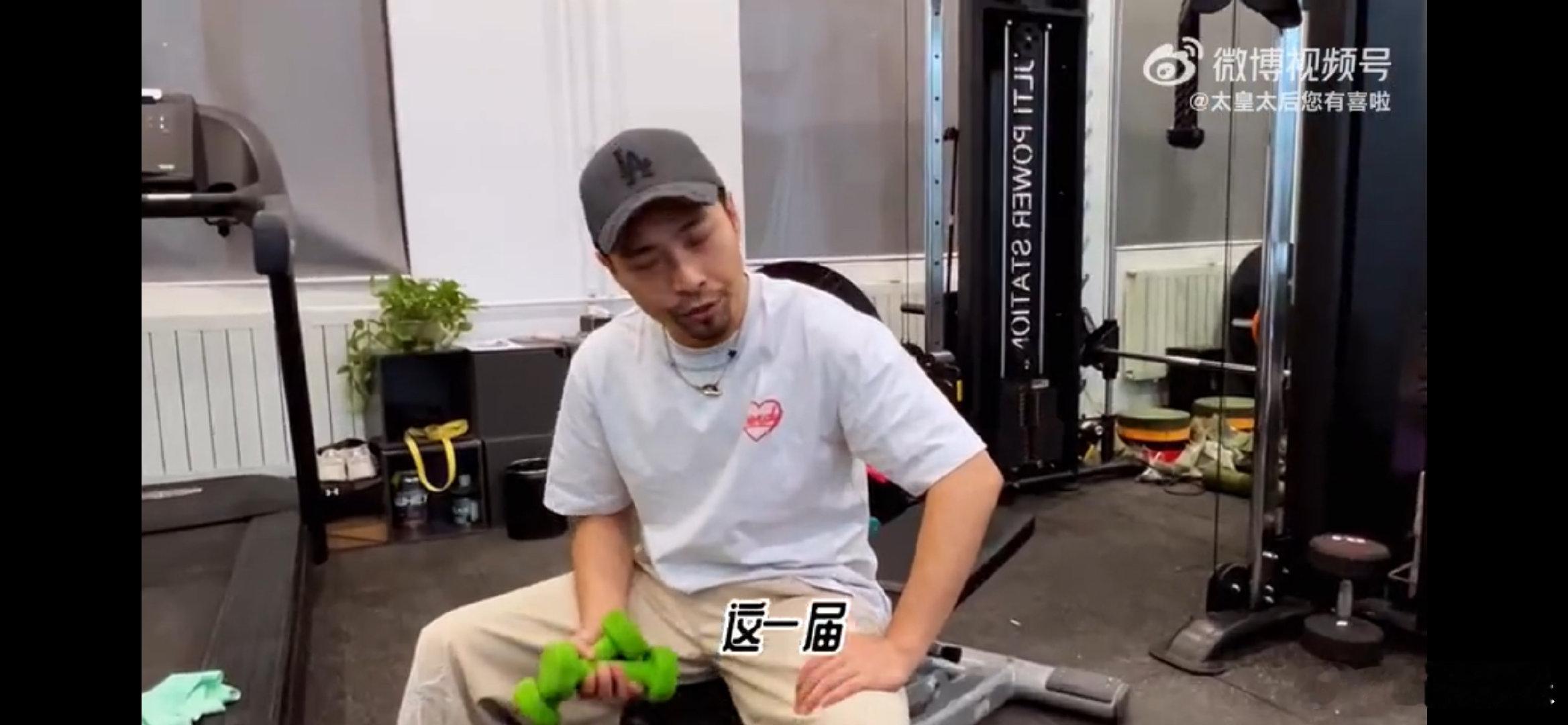 #建议喜人备战下届奥运会开幕式# 看到宋木子这么爱模仿姆巴佩，看来下届奥运会开幕