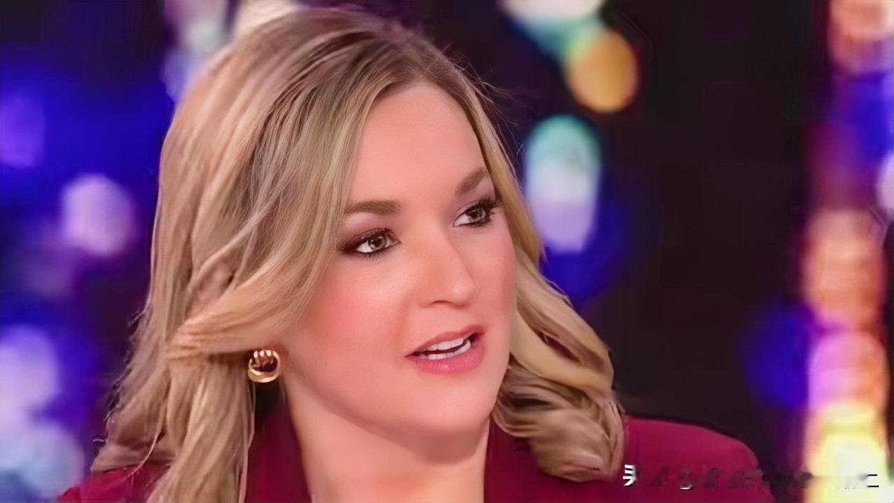 美国美女主持人帕夫利奇认为美国应该免费获得格陵兰岛，她的理由是：美国多年来一直为